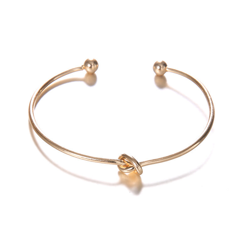 Timeless Twist – Vintage Arrow Cuff Bracelet