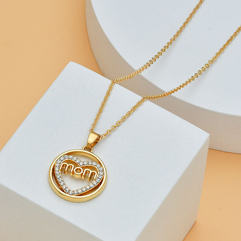 Diamond Love: Heart-Shaped Mom Necklace – A Sparkling Mother’s Day Treasure