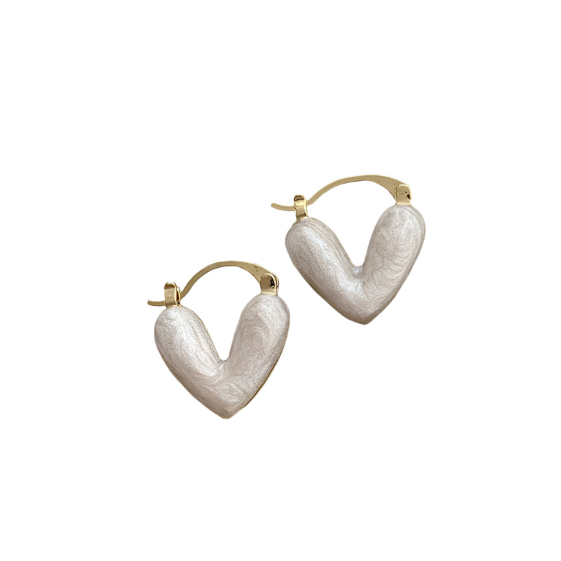 Minimalist Love Heart Earrings – Everyday Style for Women