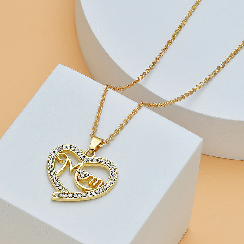 Diamond Love: Heart-Shaped Mom Necklace – A Sparkling Mother’s Day Treasure