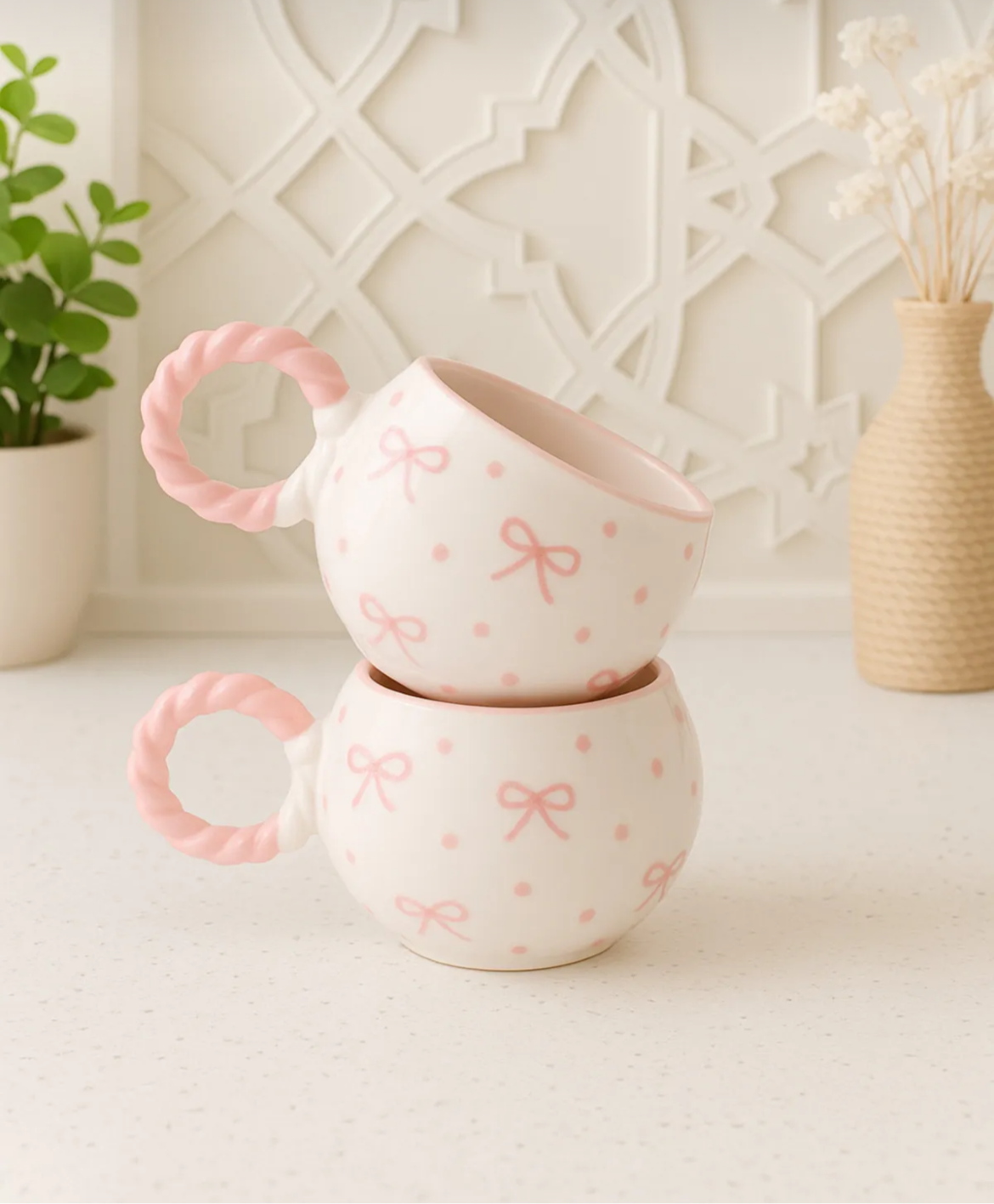Bubble Bow Bliss – Knitted Handle Pink Ceramic Mug