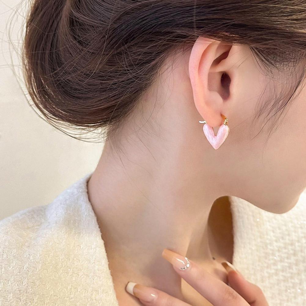 Minimalist Love Heart Earrings – Everyday Style for Women