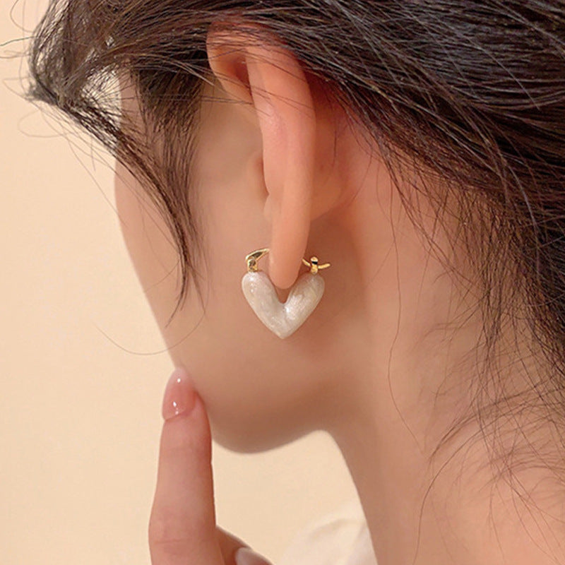 Minimalist Love Heart Earrings – Everyday Style for Women